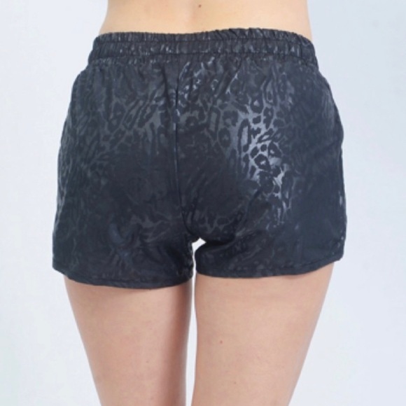 Zyia Black Bomber Tonal Animal Print Active Workout Exercise Shorts XXL NWT - Picture 2 of 15